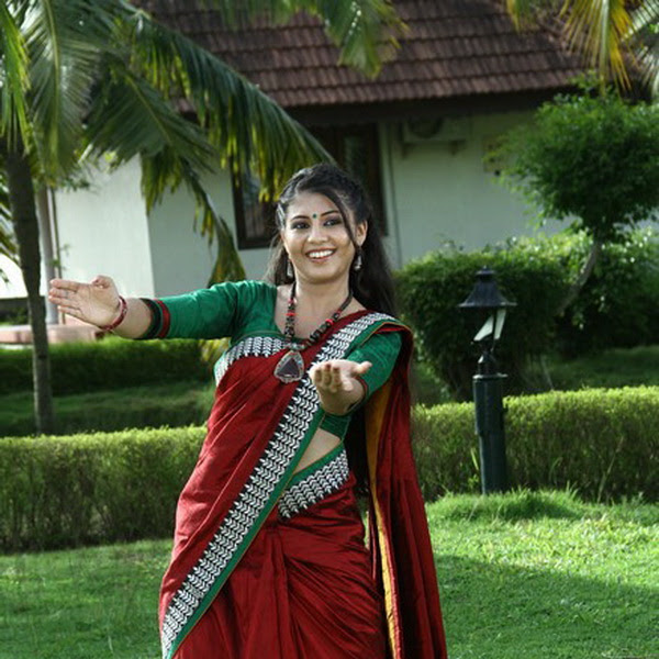 Nimisha malayalam actress hot pics photos in saree from Radio Jockey