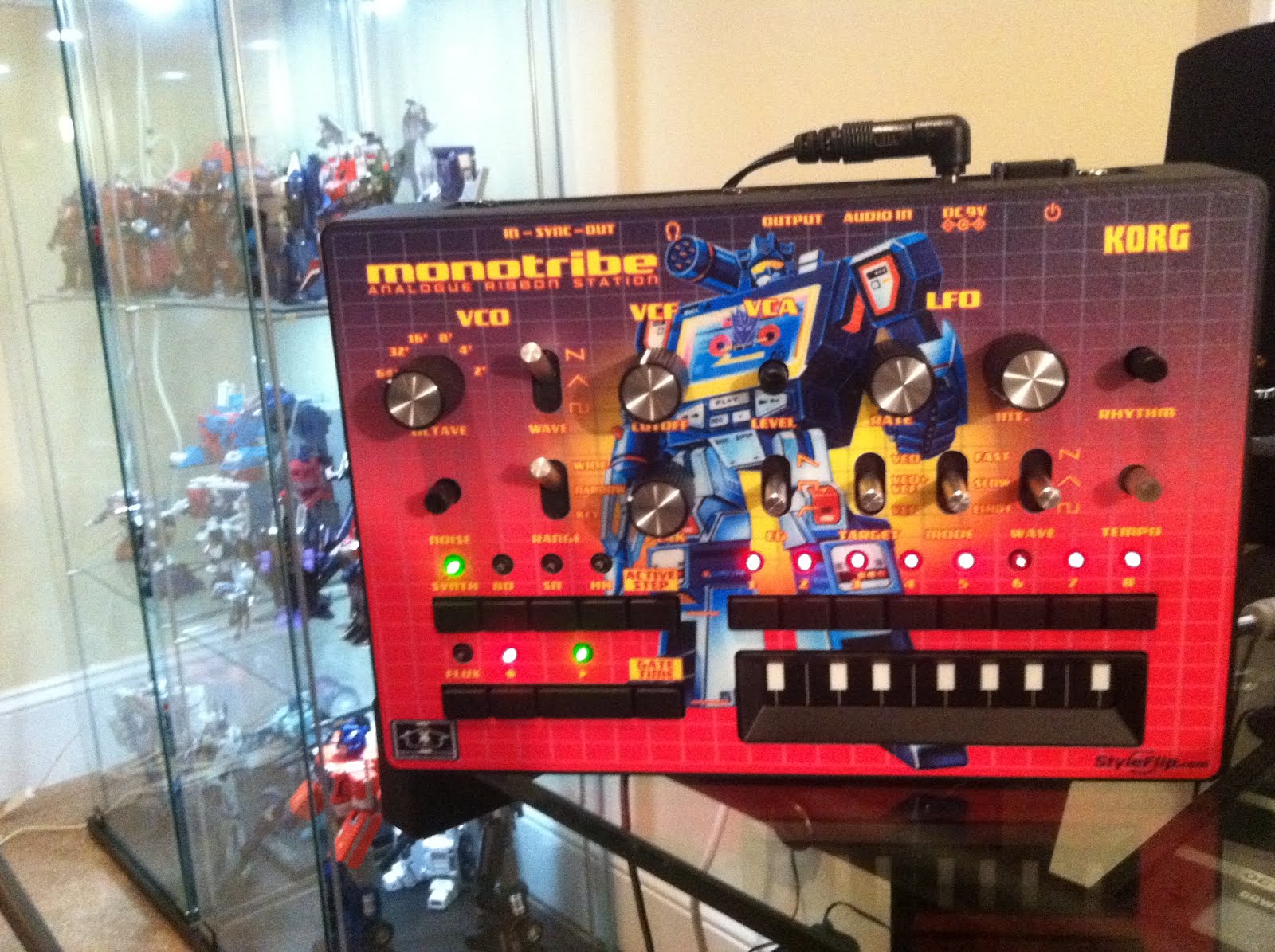 MATRIXSYNTH Custom G1 Soundwave Monotribe