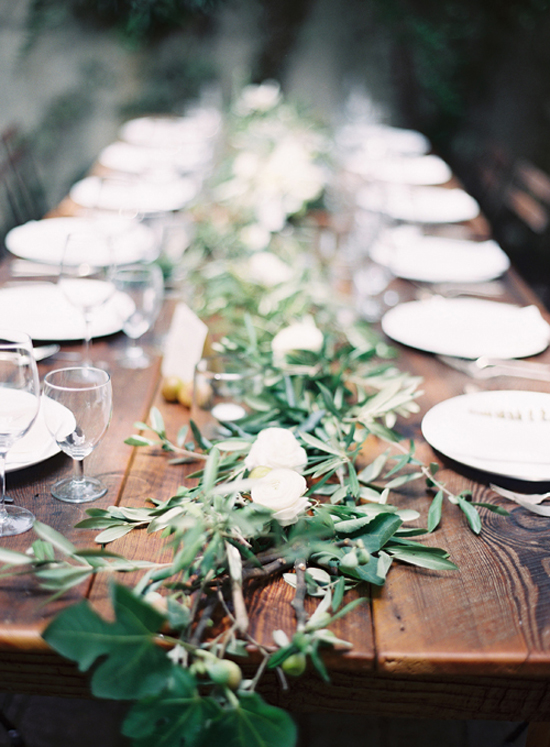 Italian wedding naturally decorated tablescape via Roost