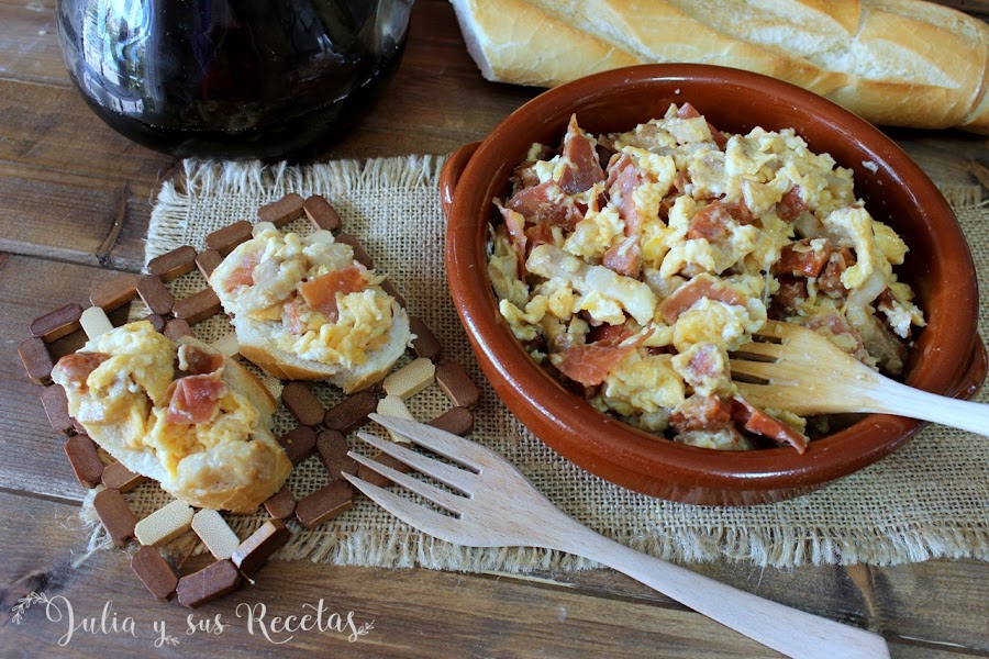 Duelos y quebrantos. Revuelto de chorizo, panceta y jamón. Julia y sus recetas