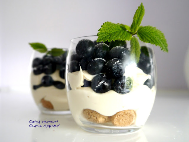 Deser jogurtowy z masłem orzechowym - Czytaj więcej »