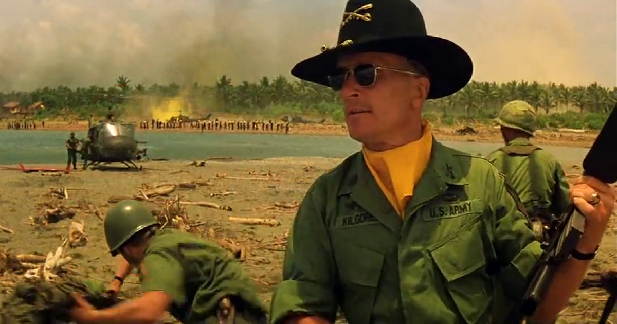 The Ace Black Movie Blog: Movie Review: Apocalypse Now (1979)