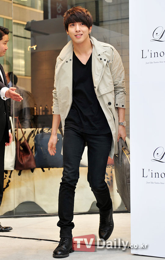 aries woman dating libra man