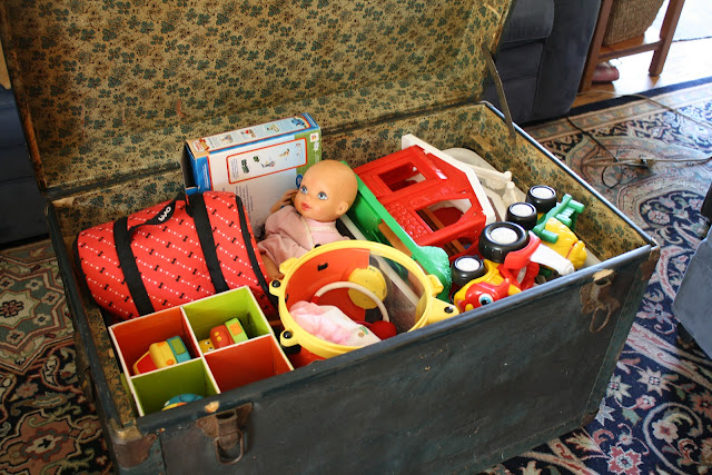 creative toy storage, trunk stores toys out of sight