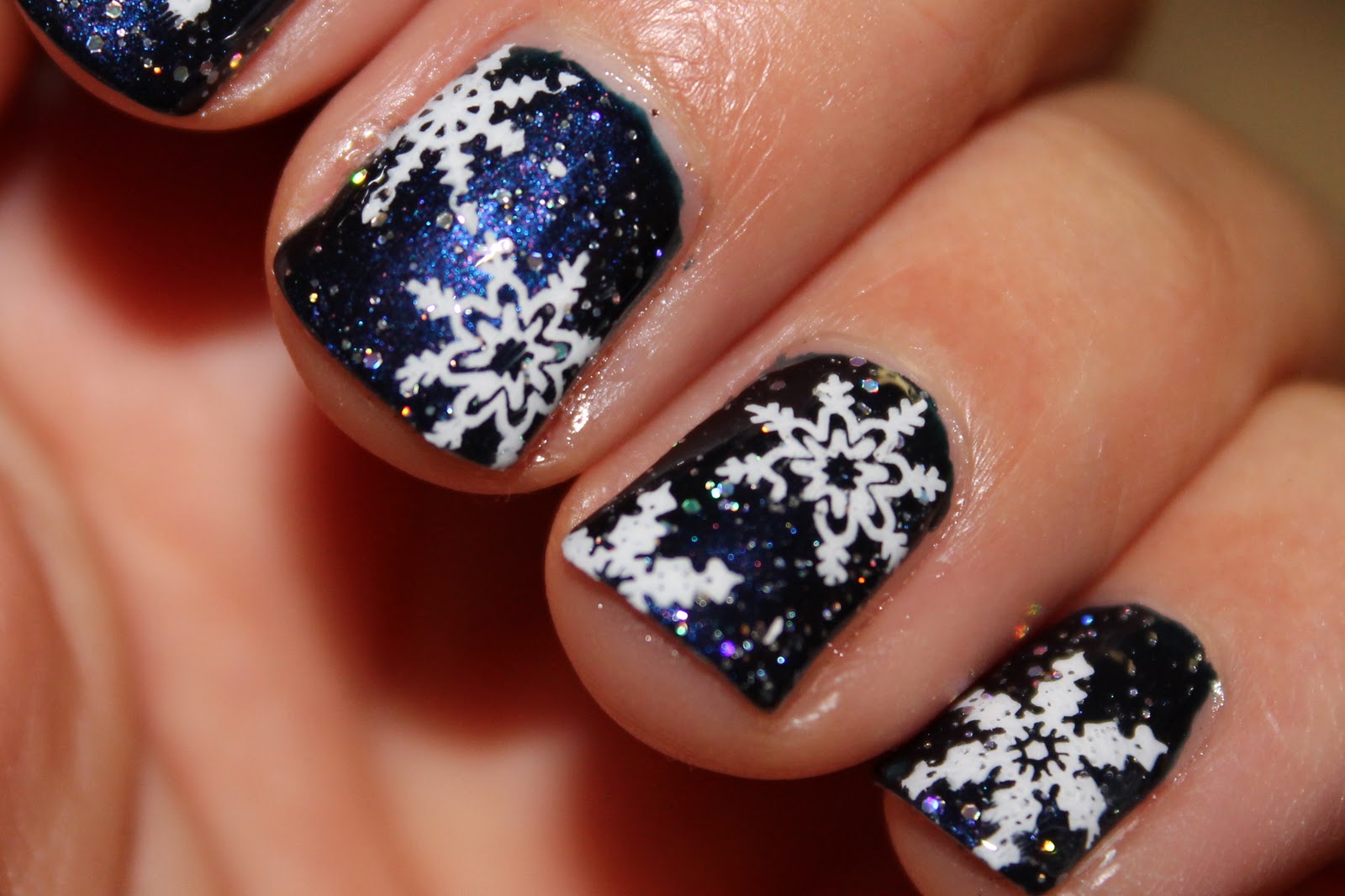 Nails On The Go by Nicole: Snowflake Christmas Nails