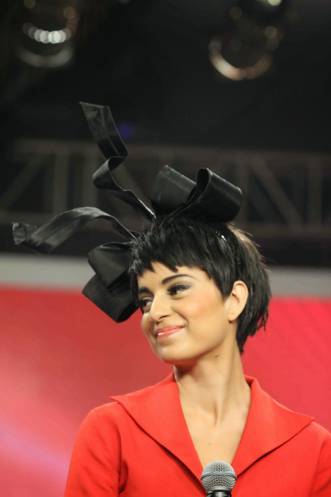 Kangana Ranaut Looks Smoking Hot On The Ramp At ‘LIVA’ Brand Launch In