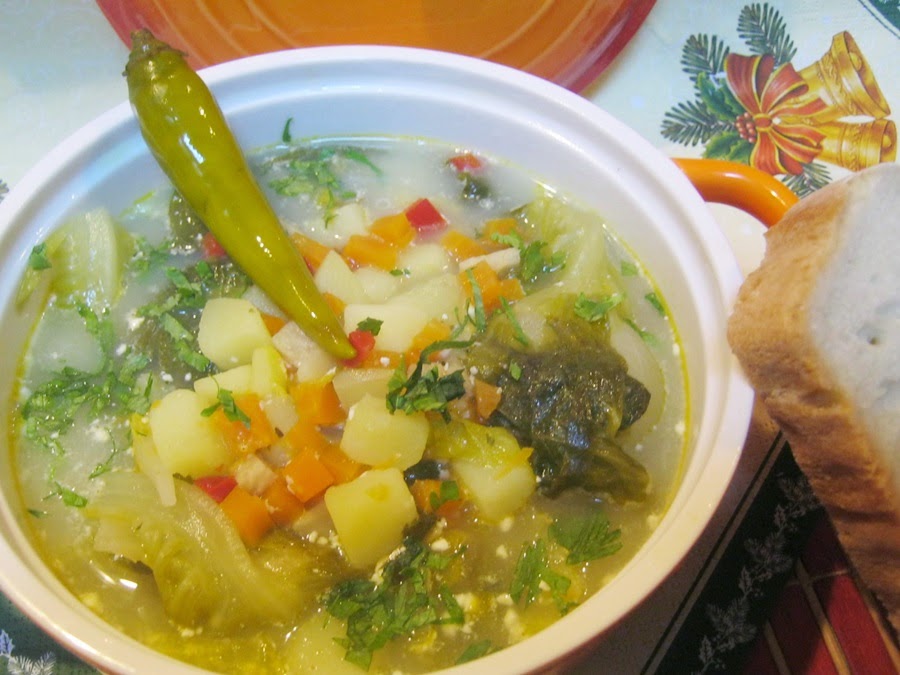 Ciorba de salata verde cu zeama de varza si iaurt