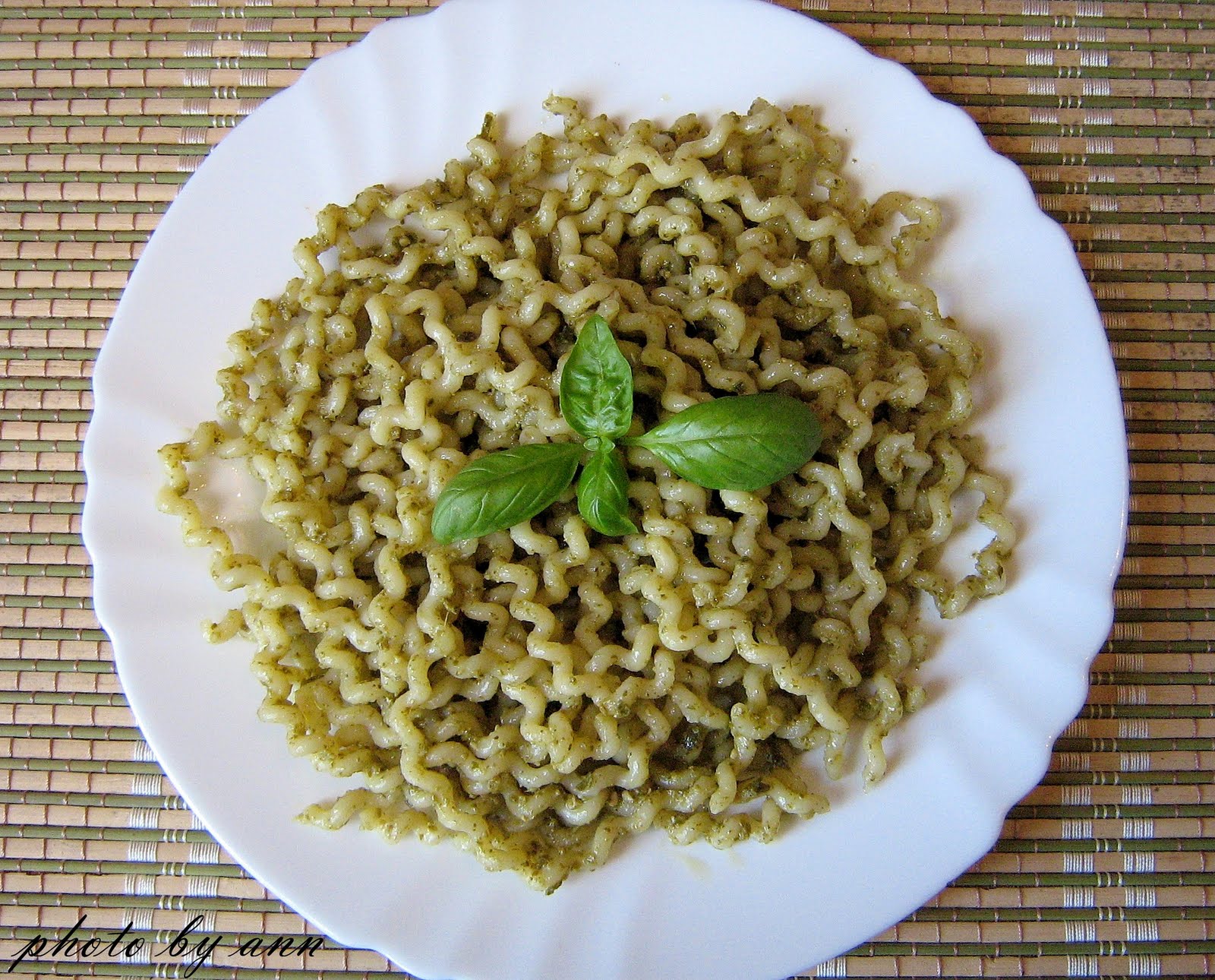 ...anngelpiesoul kitchen...tjestenina sa pestom genovese...