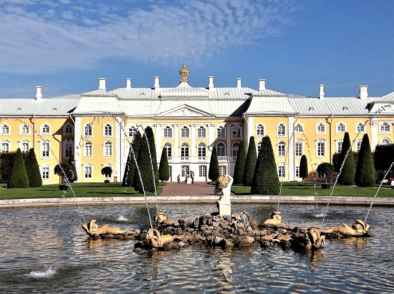 Торговая площадь в петергофе Торговая площадь в петергофе