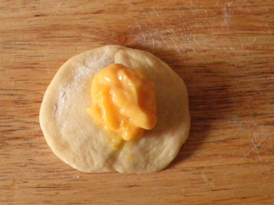 Eggless Custard Buns Recipe @ http://treatntrick.blogspot.com