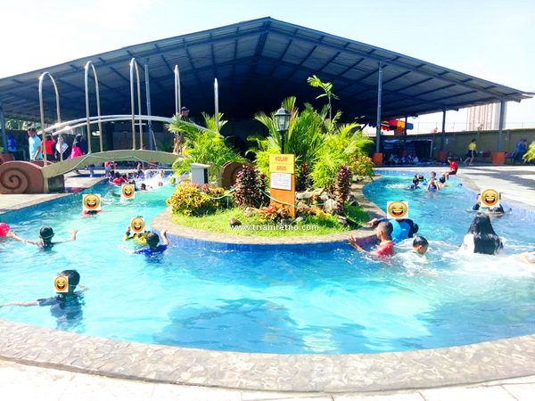 Kolam Renang Air Hangat Dan Taman Air Di Bandung Teras Teera Lifestyle Blogger Kolam Renang Air Hangat Dan Taman Air Di Bandung Teras Teera Lifestyle Blogger