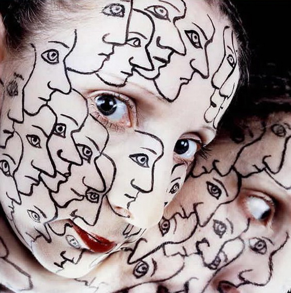 Faces covered 2. художница michela. подруги в масках для лица. Blind face.