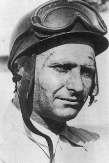   adalah seorang pembalap mobil dari Argentina Biografi Juan Manuel Fangio - Legenda Dunia Balap Formula 1