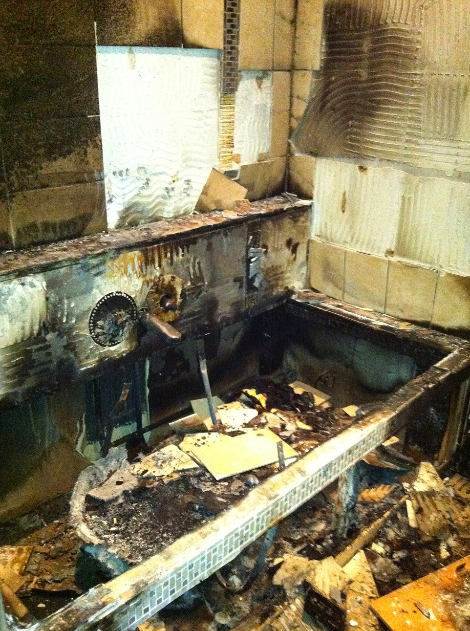 See £400,000 damage caused to Balotelli's flat in that infamous Fireworks Fire(pics)