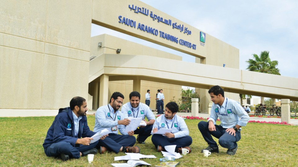 Uzivatel أرامكو Na Twitteru بادر بالانضمام إلى برنامج الابتعاث الجامعي لخريجي الثانوية العامة لعام 2018م حيث يتم ابتعاث الطلاب والطالبات المقبولين إلى أفضل الجامعات العالمية لدراسة مختلف التخصصات حسب احتياجات أرامكو السعودية عبر