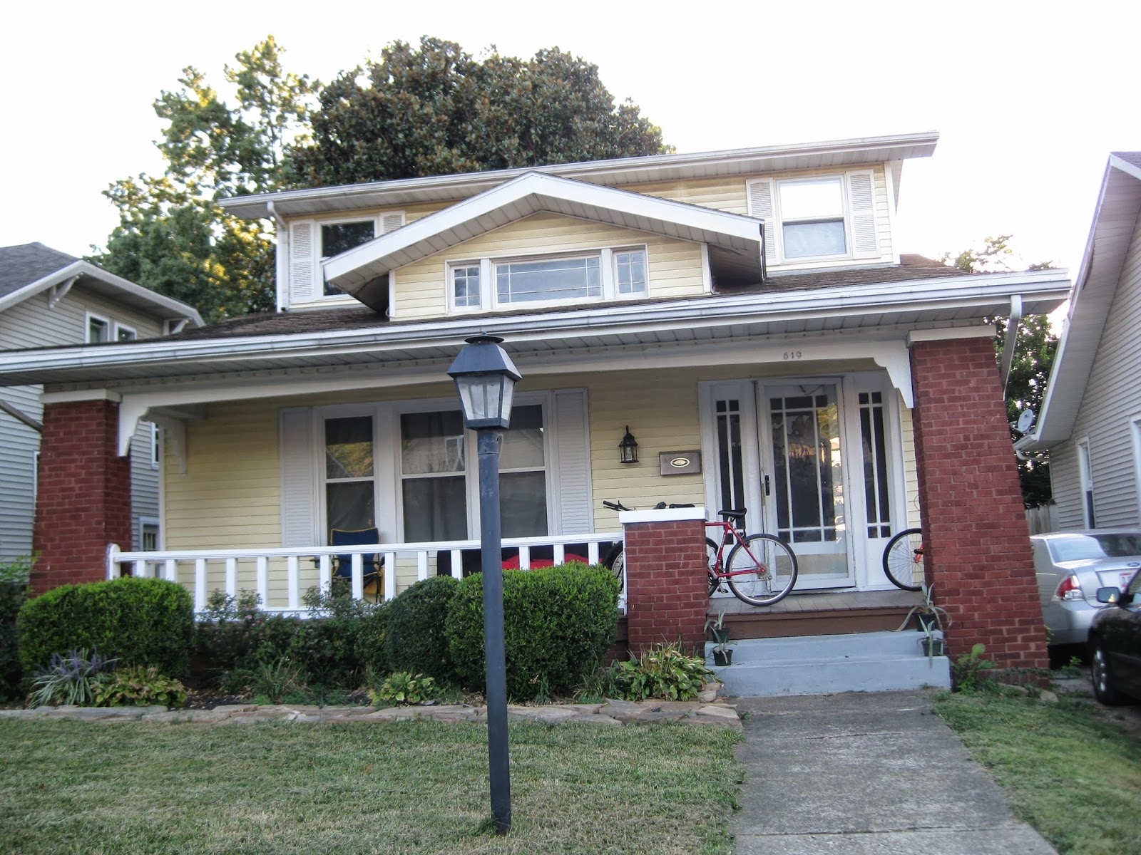 lobo lounge roseanne t shirt