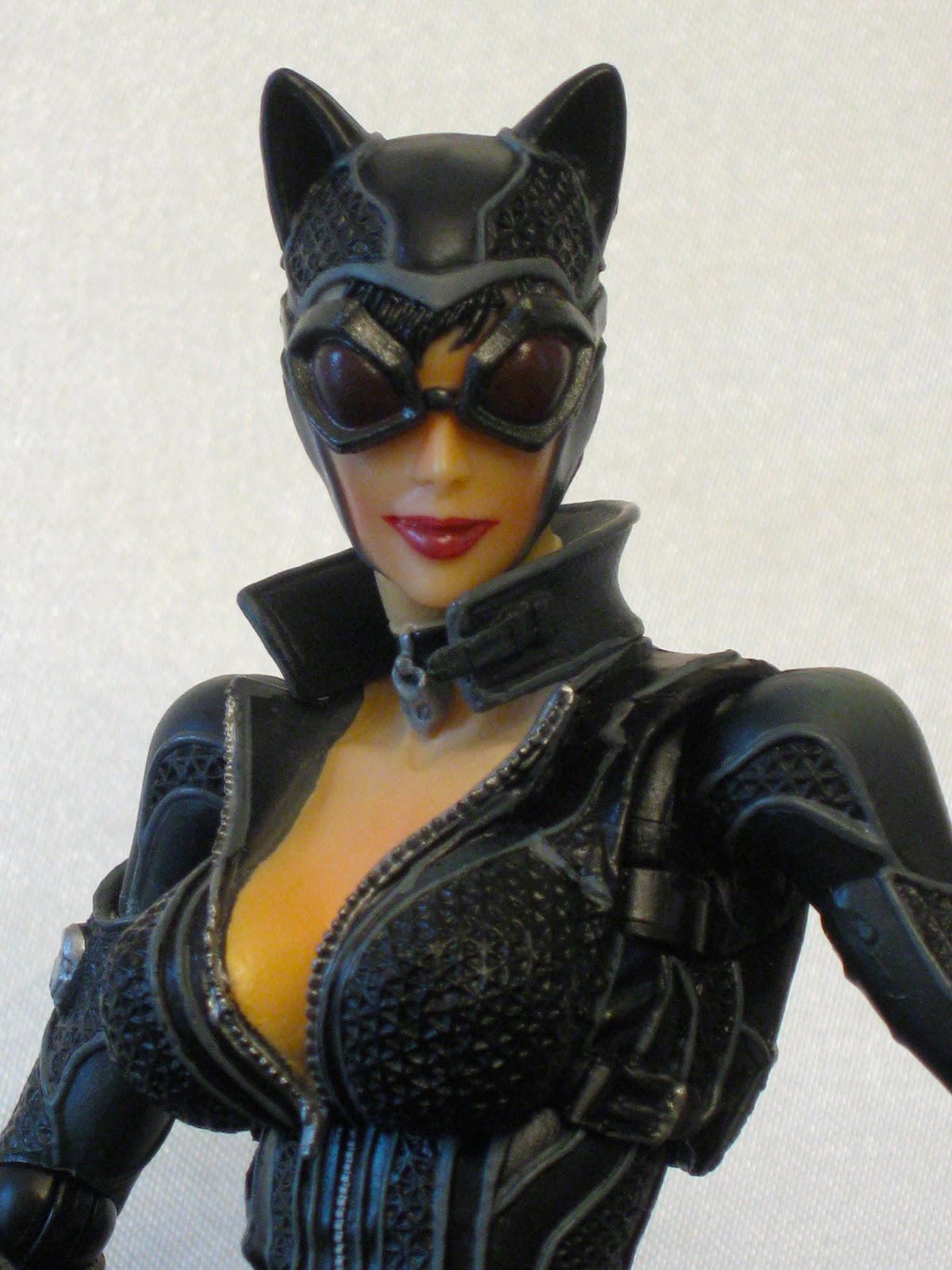 The Toyseum: Play Arts Kai CATWOMAN - Batman Arkham City Wave 1