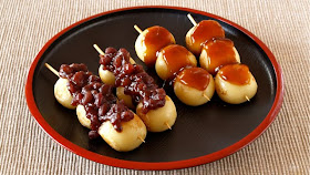 In this video, I will show you how to make Mitarashi Dango / みたらし団子 (Dango with sweet and savory soy sauce) and An Dango /あん団子 (Dango with red bean paste).