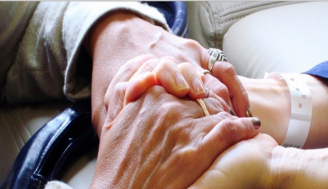 Adab Membesuk atau Menjenguk Orang Sakit - Bacaan Madani | Bacaan