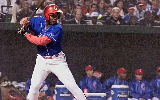 El legendario pelotero cubano Omar Linares El legendario pelotero cubano Omar Linares