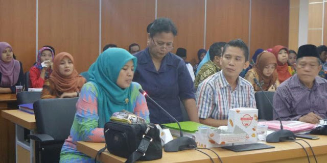 Guru Honorer ini Diminta Rp 185 Juta oleh Disdik Kalau Mau Diangkat Jadi PNS Guru Honorer ini Diminta Rp 185 Juta oleh Disdik Kalau Mau Diangkat Jadi PNS