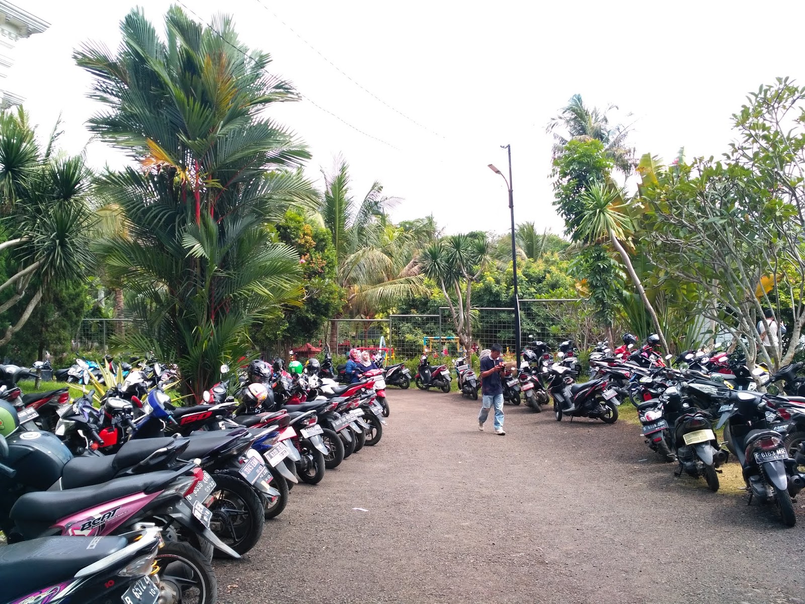 Mama Energic: Liburan Tipis-tipis di Putri Duyung ...