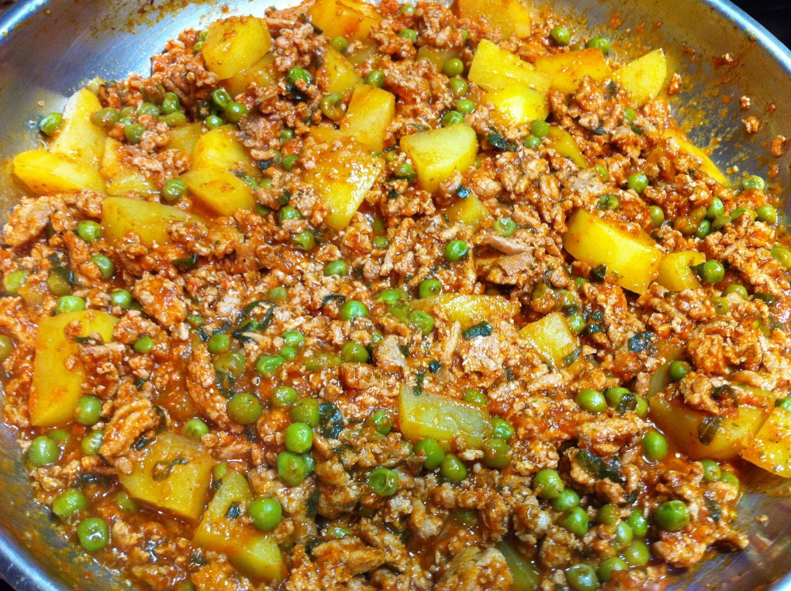 Cooking with SAHD Indian Spiced Ground Turkey with Potatoes and Peas