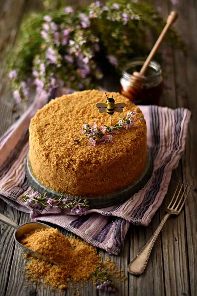 Sweet Gula: Medovik Cake | Russian Honey Cake