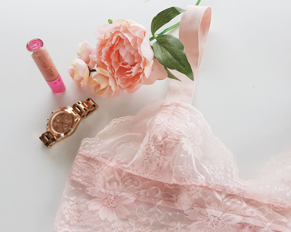 Sew your own Pretty Lace Bralette, Fashion tutorial