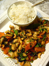 Chicken Teriyaki Stir Fry made with Taylor Farms new stir fry kit.  They take do all the washing and chopping prep work for you to make a meal in 20 minutes or less! - Slice of Southern