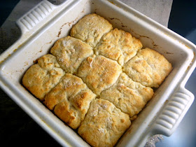 7 Up Biscuits: On;y 4 ingredients make the hot, tender, buttery biscuits and they're AMAZING!  Slice of Southern