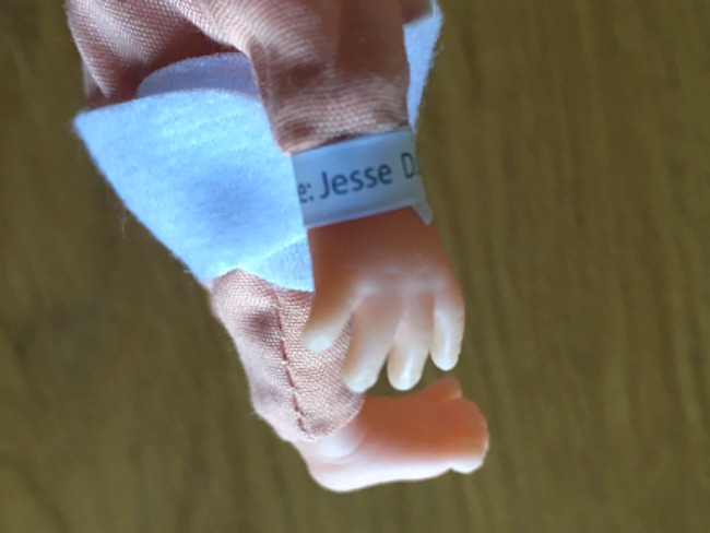 Tinsy-winsy-weeny-tots-baby-doll-name-band-Jesse