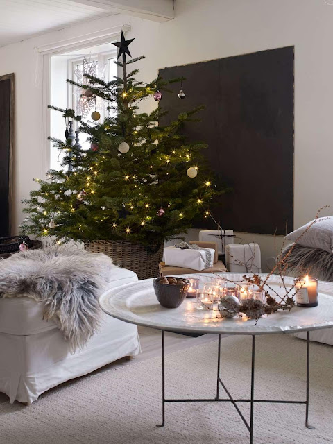 This cozy house in Sweden is ready for Christmas!