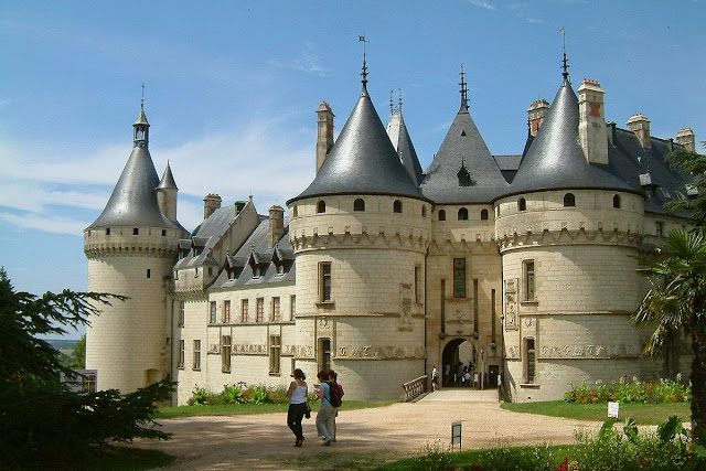 "Chaumont sur Loire chateau 05" by fr:Utilisatuer:Christophe.Finot - French Wikipedia, uploaded there by user Christophe.Finot on 4. Dec. 2005. Licensed under CC BY-SA 1.0 via Wikimedia Commons - http://commons.wikimedia.org/wiki/File:Chaumont_sur_Loire_chateau_05.jpg#/media/File:Chaumont_sur_Loire_chateau_05.jpg