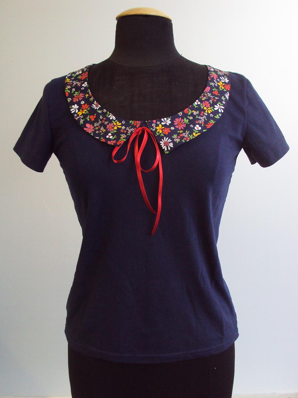 'So, Zo...' Refashion Friday Tutorial/HowTo Draft a Collar for a T