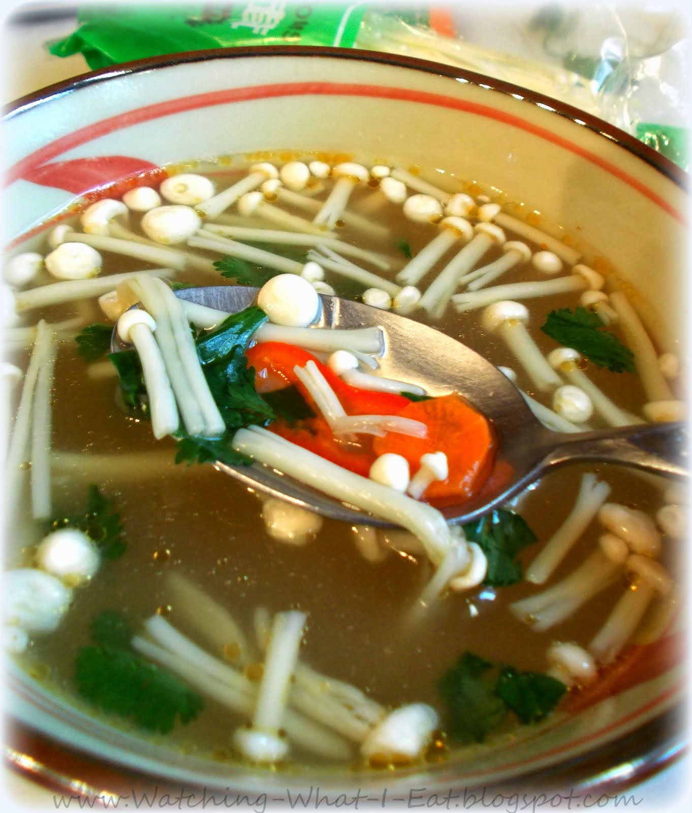 Watching What I Eat: Quick Enoki Mushroom Soup ~ Meatless Monday