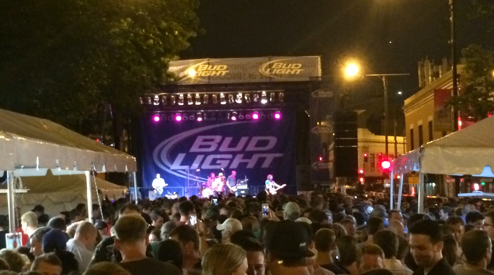 ramblings of a concert junkie Taste of Lincoln Park, Lincoln Avenue
