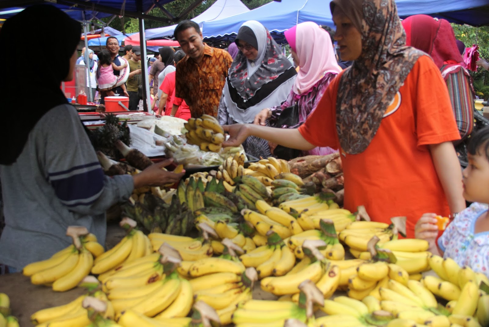 PARLIMEN PASIR GUDANG: Hari Pertama Buka Kiosk Aduan Rakyat di Pasar