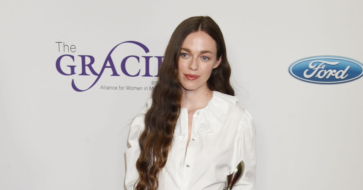 Hailey Gates – 2018 Gracie Awards in Beverly Hills
