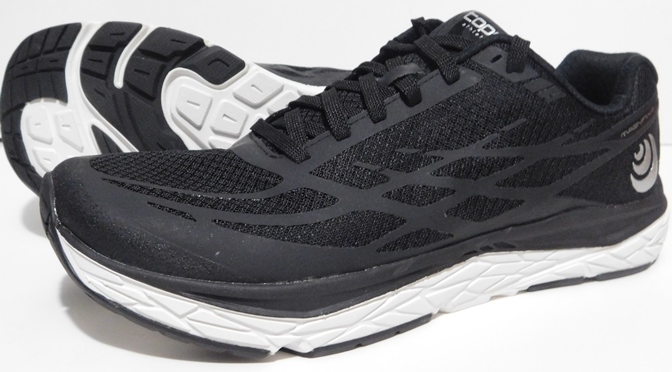 topo athletic magnifly