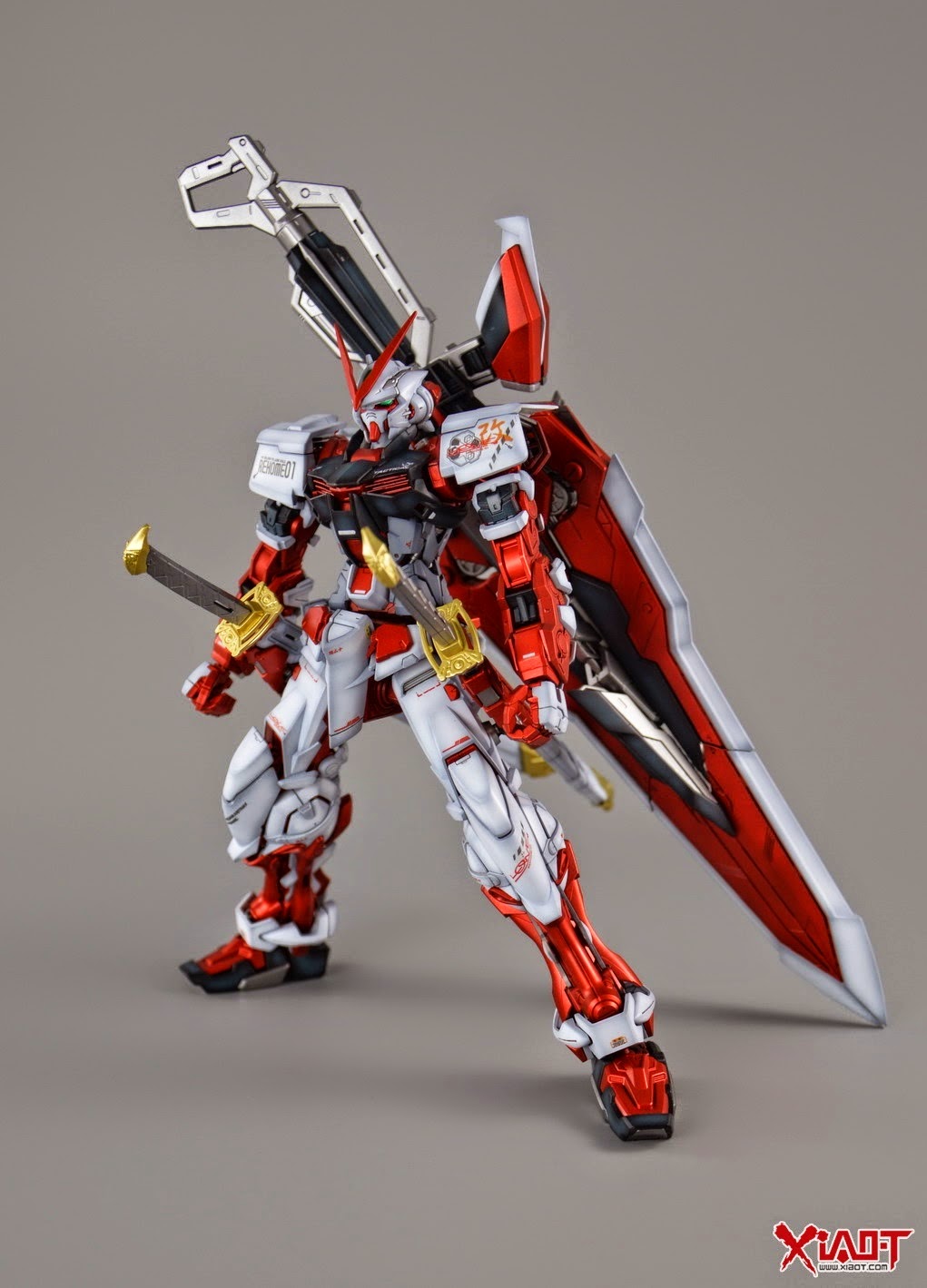MG 1/100 Red Frame Astray Kai - Painted Build ~ Gunplanity