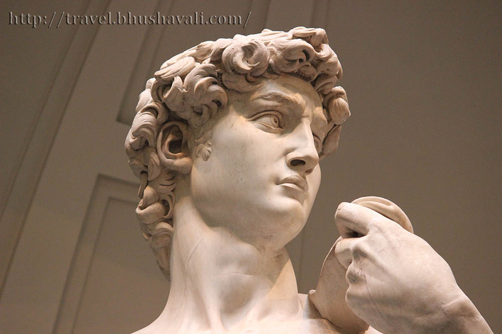 David by Michelangelo at Galleria dell'Accademia (Florence ...
