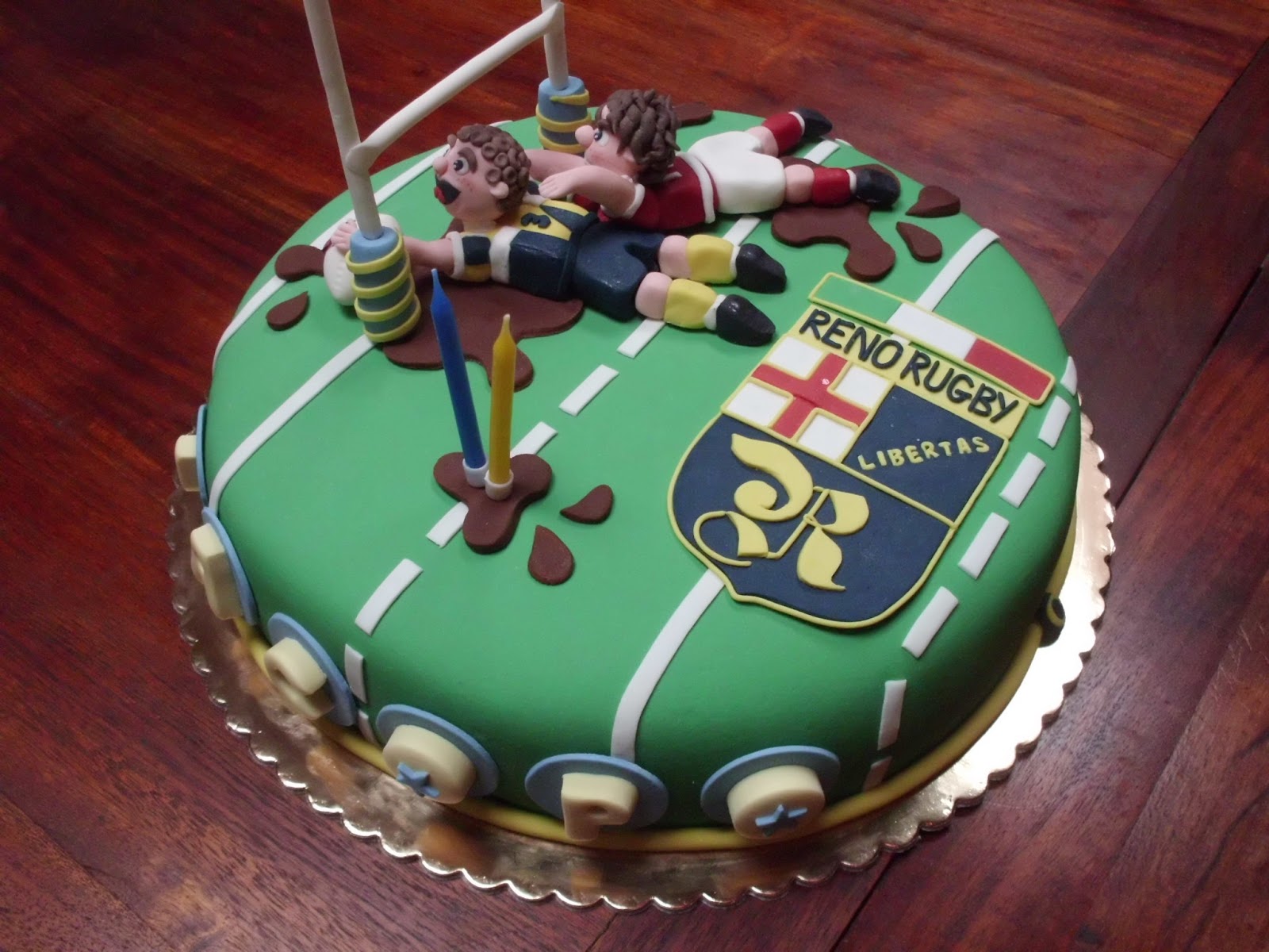 Pin su rugby cakes
