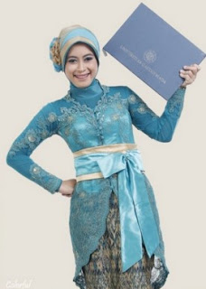 Kebaya Modern Muslim Untuk Wisuda Favorit Mahasiswi Kebaya Modern Muslim Untuk Wisuda Favorit Mahasiswi