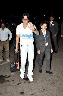  Shahrukh, Asin and others leave for TOIFA Awards - Day 4