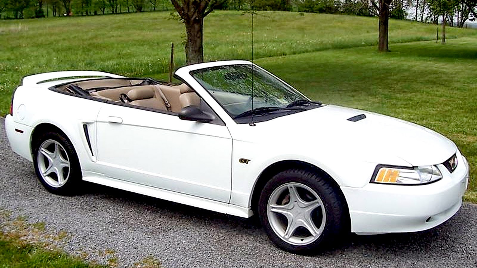 2000 mustang convertible