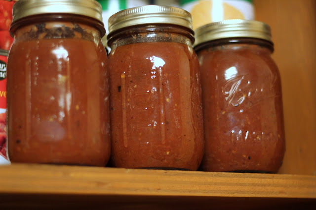 Learn the easiest way to can tomato sauce this year!