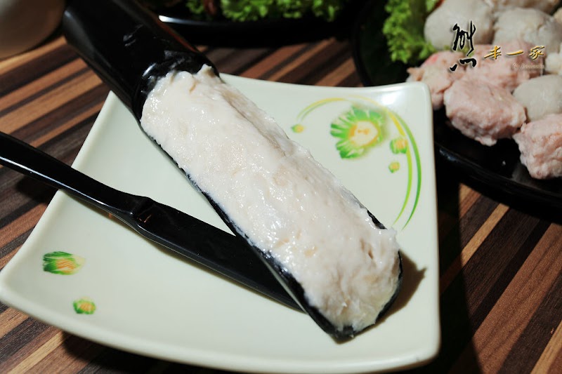 勾勾鍋鴛鴦火鍋|台南府前路小吃美食葷食素食餐廳|千頌伊買千送一百|麻辣鴛鴦火鍋