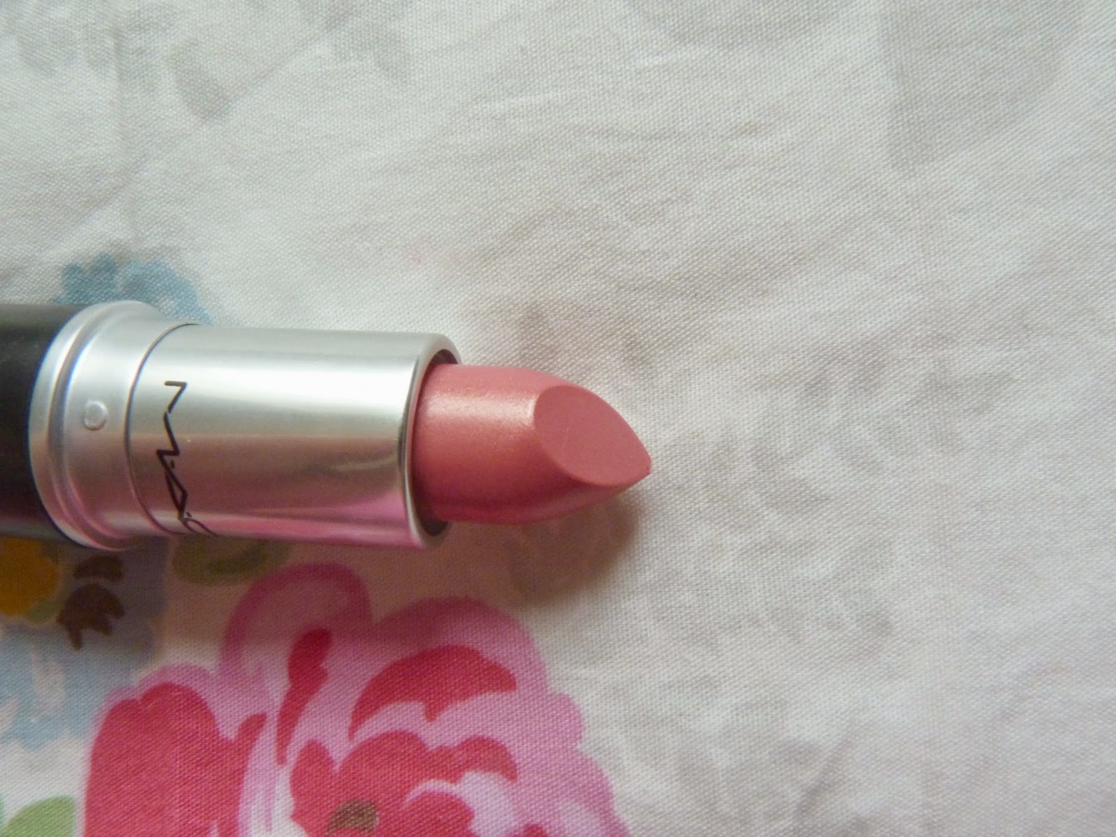 mac giddy lipstick