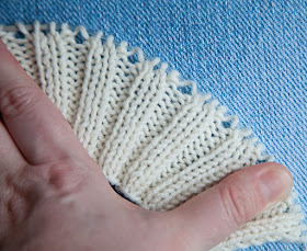 Baby booties uggs free knitting pattern